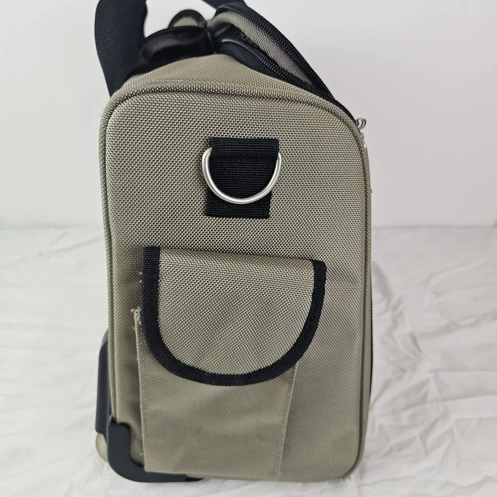 Travelsmith Beige Black Rolling Personal Luggage Carry-on Bag Duffel Zip Pockets